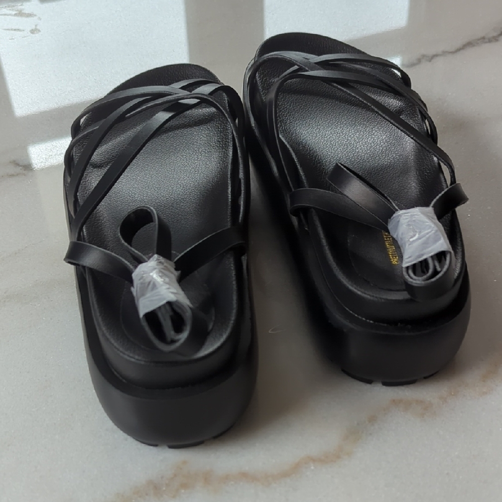 NWT PrettyLittleThing Black Strappy Sandals - Picture 5 of 6